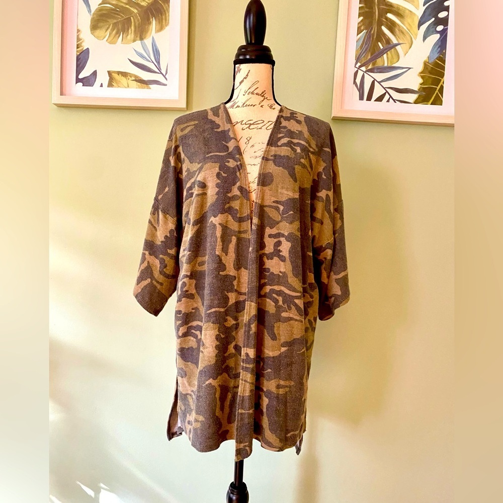 Women’s BLVD Gray and Olive Camo Cardigan Size S/M